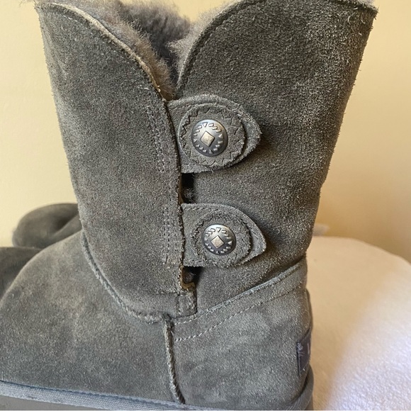Women’s Gray Marciela Ugg Winter Boots Size 8 With Buttons - Picture 7 of 10